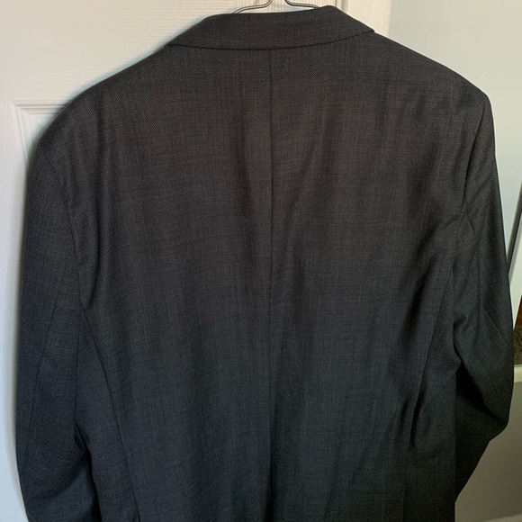 Gray men’s suit (BLAZER AND PANTS INCLUDED) - Picture 4 of 7